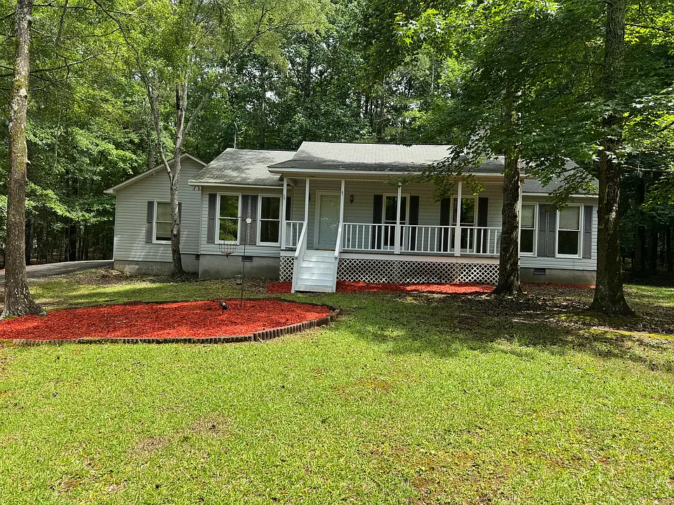 112 Oak Leaf Cir