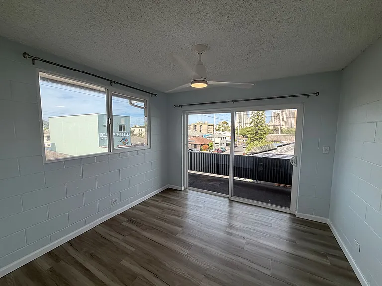 3140 Castle St — Photo 6