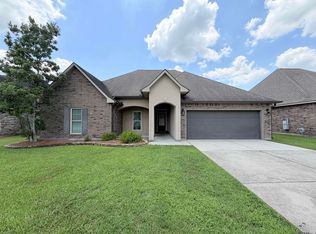 14521 Stonegate Manor Dr, Gonzales, LA 70737