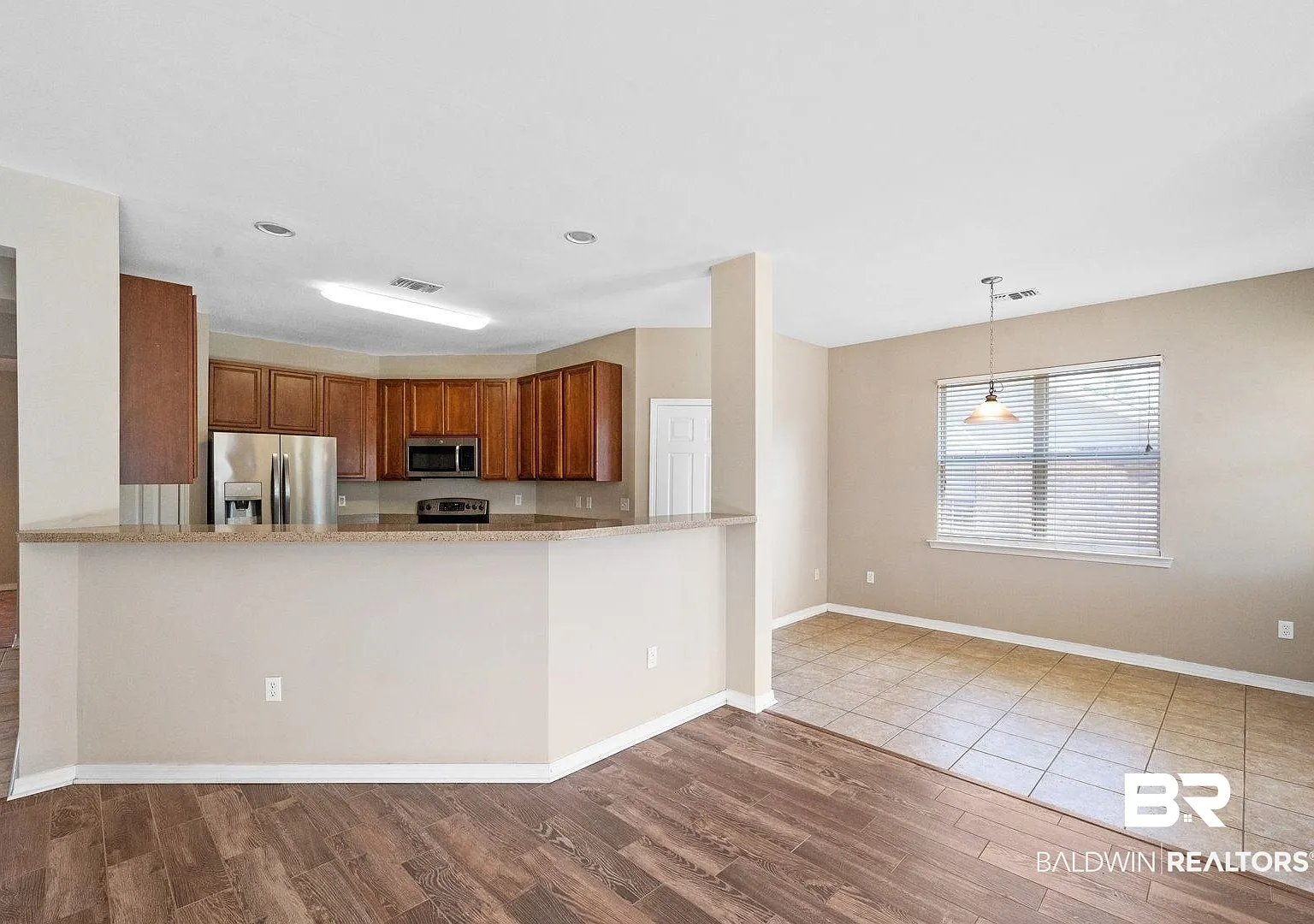 3 bed, 2.0 bath, 2000 sqft, $1,850 — Photo 4