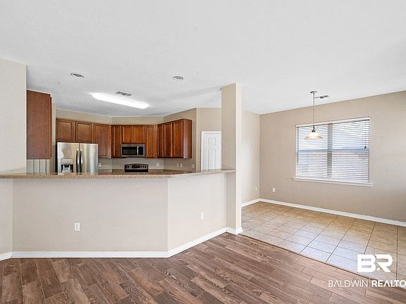 4th image of 3216 Bellingrath Dr
