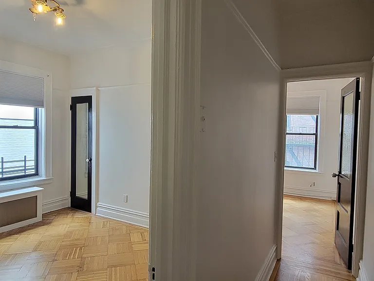 570 5th St #3 — Photo 14