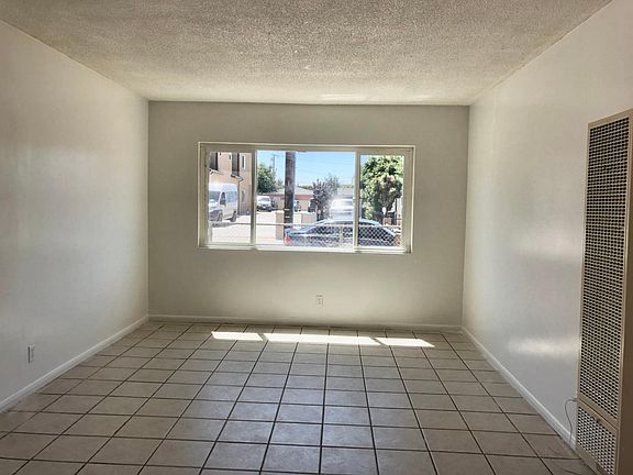 Living room size 13 x 18