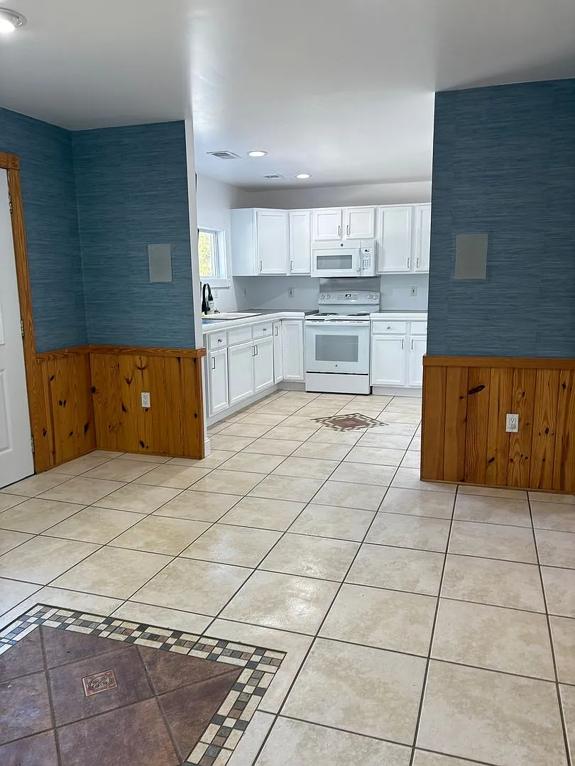 2 Bedroom 2 Bath Home in Kill Devil Hills — Photo 3