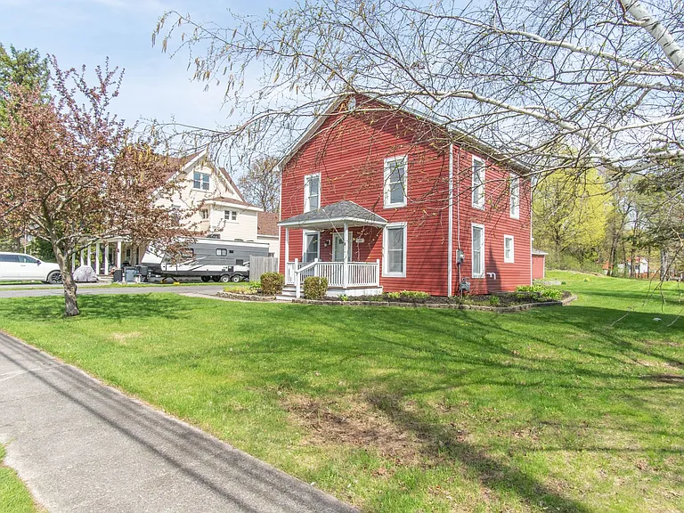 152 N Main St — Photo 39