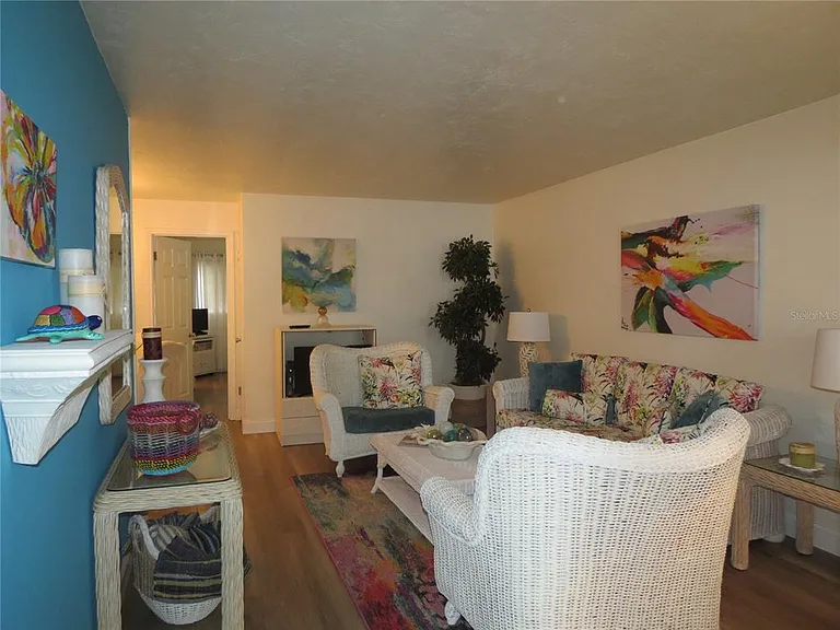 615 S Palm Ave #4 — Photo 5