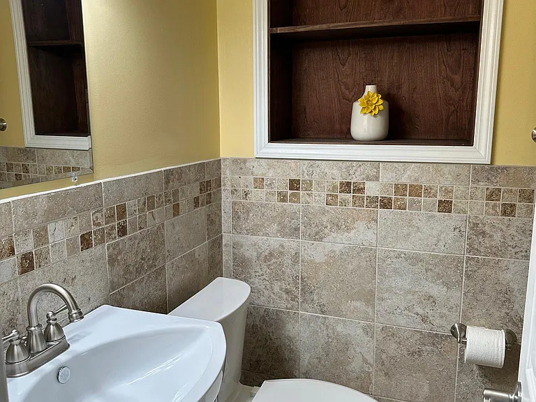 4118 W Palmira Ave — Photo 17