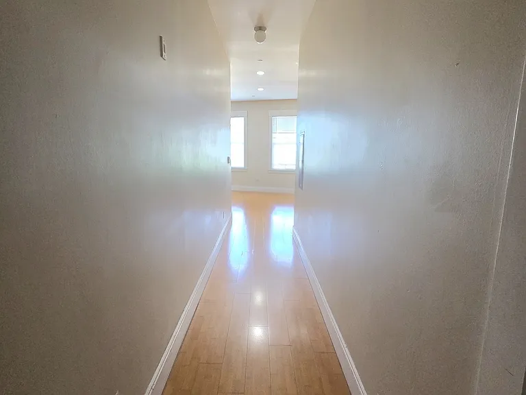 2597 Telegraph Ave #B — Photo 21