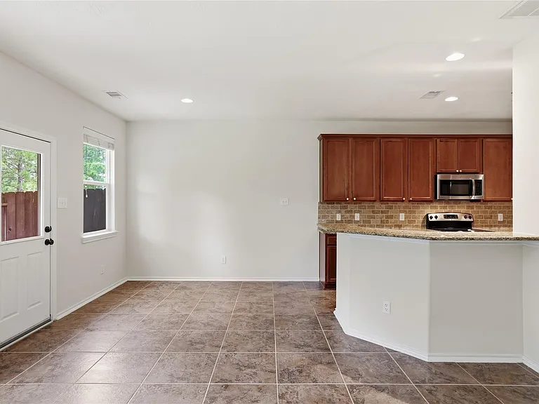 323 Bloomhill Pl — Photo 6
