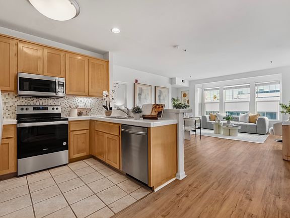 3rd image of 655 12th St APT 205