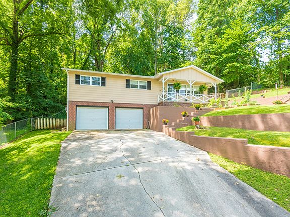 2nd image of 716 Greenwood Dr