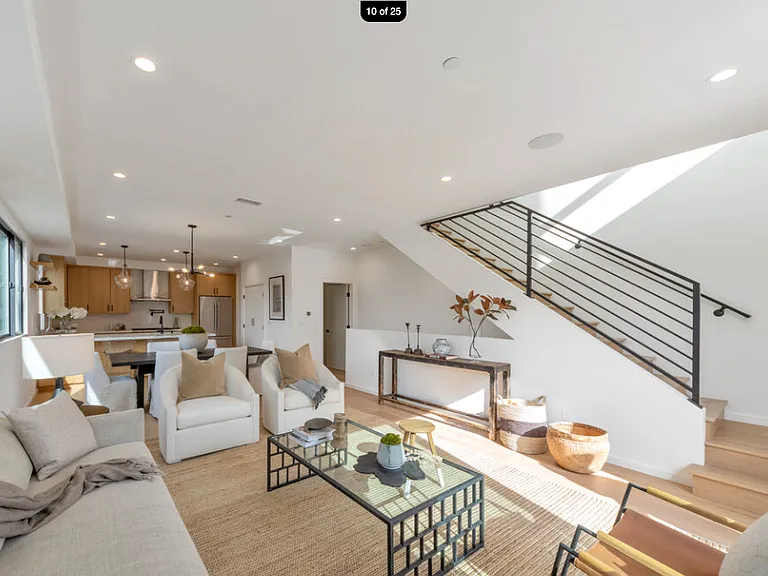 6327 1/2 Primrose Ave — Photo 4