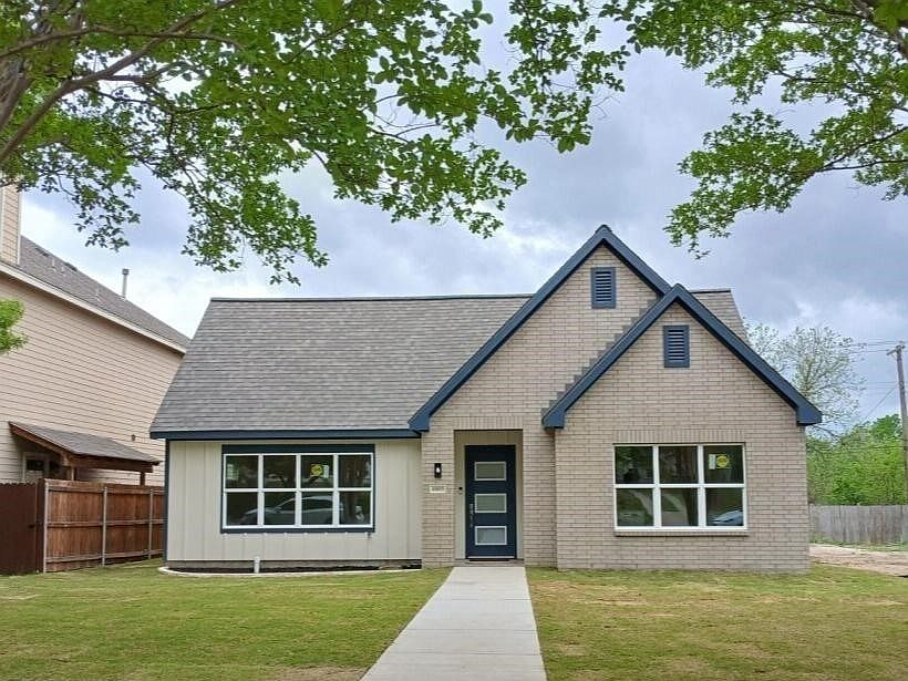 1st image of 4805 Birchman Ave