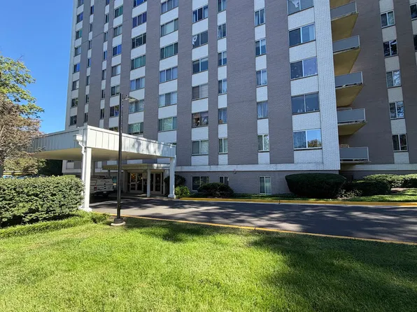 8315 N Brook Ln #2-1004, Bethesda, MD 20814