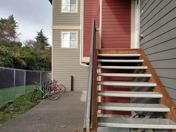 8 bed, 260 sqft, $850 — Photo 2