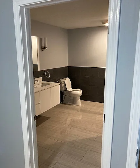 14 Aberdeen Ave #1A — Photo 16