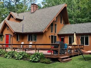 300 Moose Dr, Lee, MA 01238