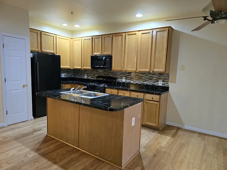 8229 Shooting Star Ln — Photo 4