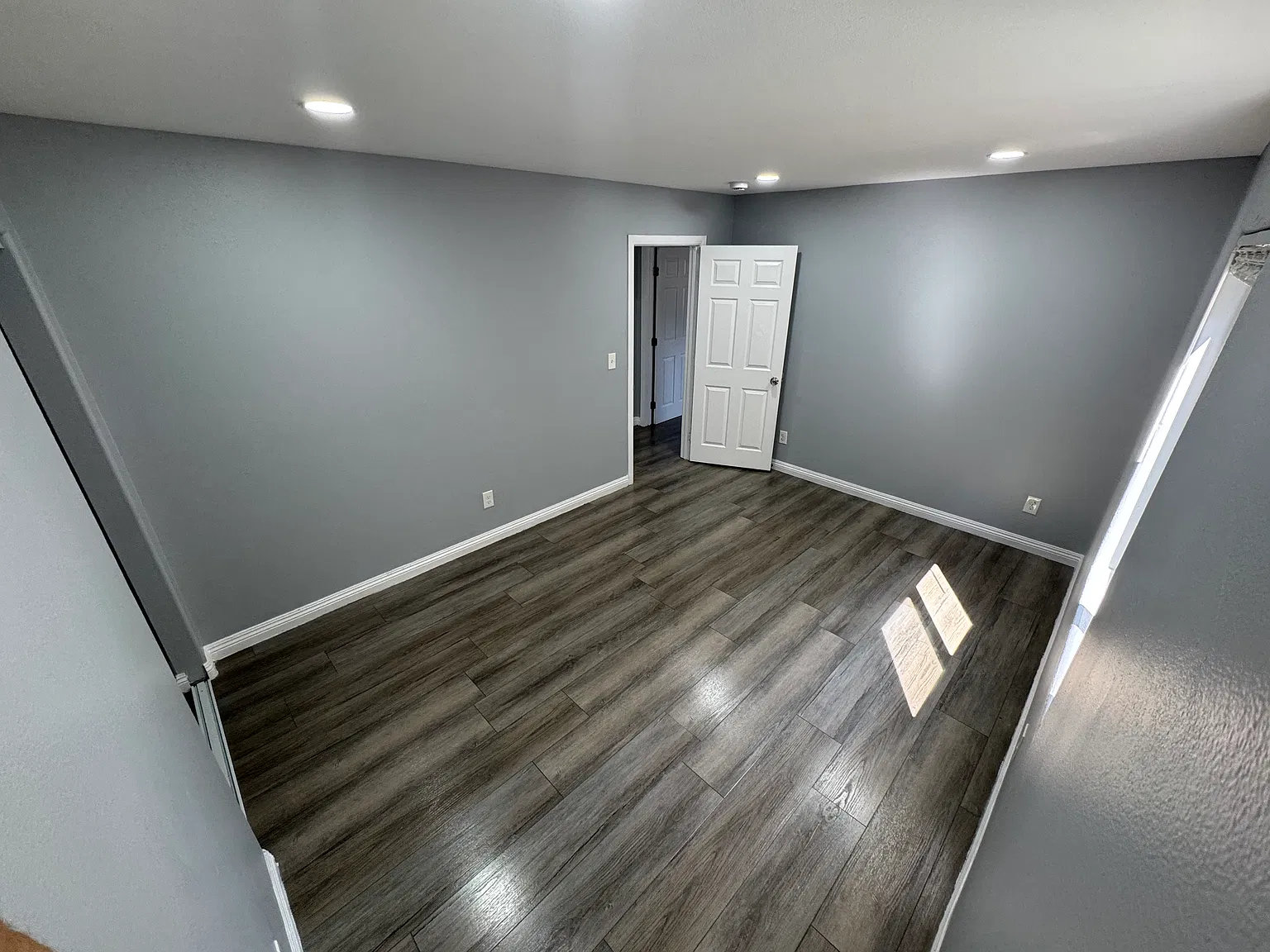 5 bed, 2000 sqft, $4,500 — Photo 4