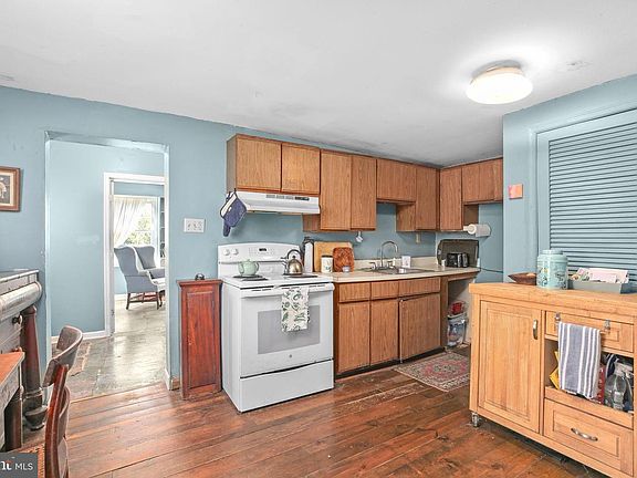 5th image of 210 Princess Anne St