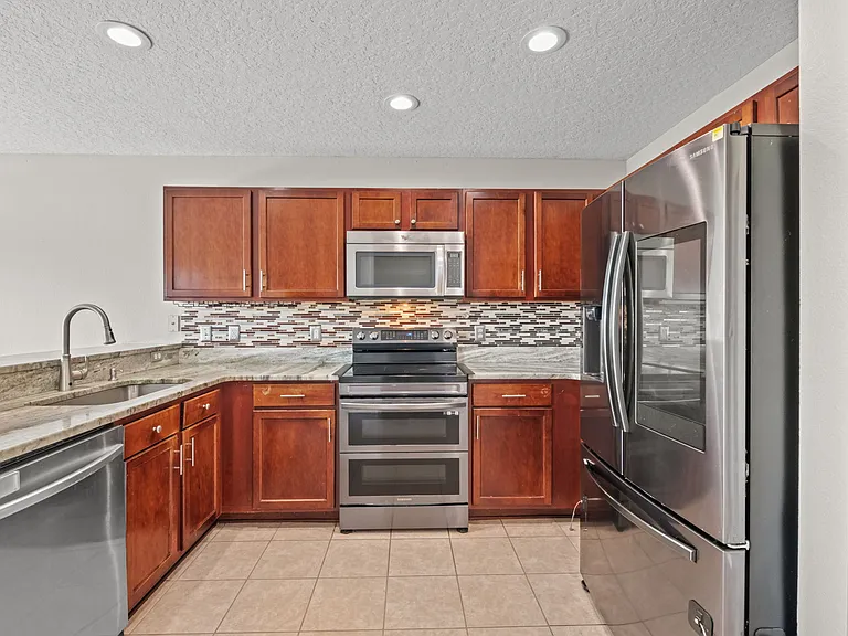 1752 Portcastle Cir — Photo 25