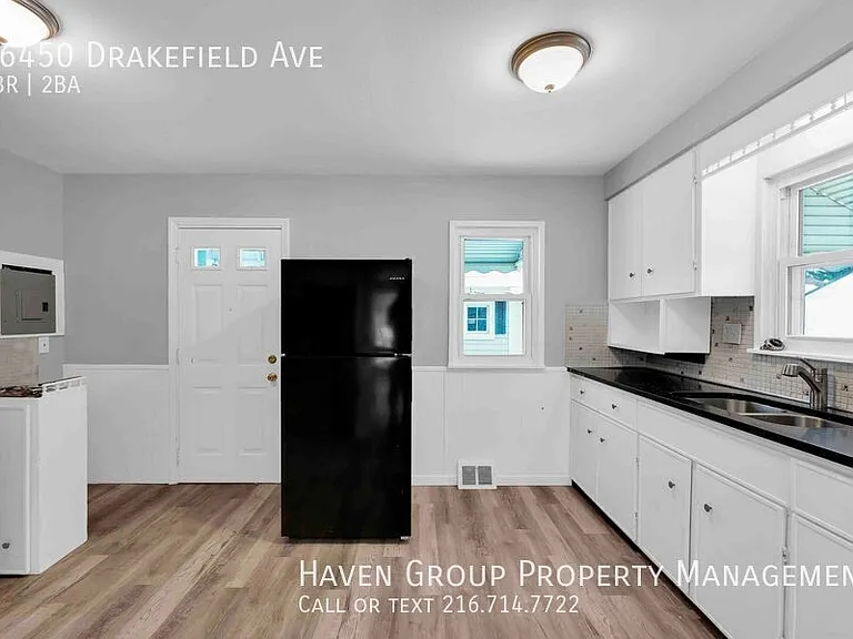 26450 Drakefield Ave — Photo 8