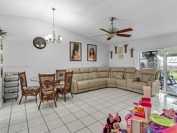 5th image of 12202 SW 111th Ln
