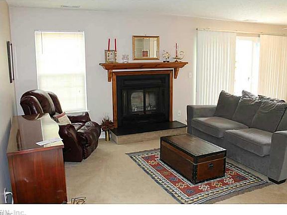 3rd image of 5208 Daphne Ct