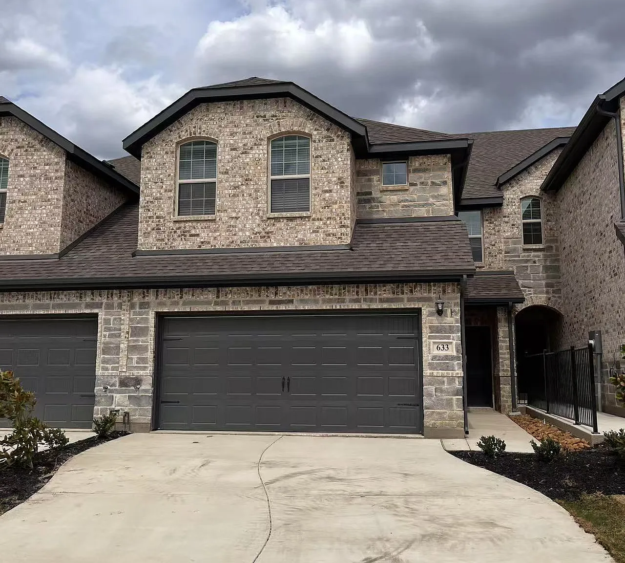 4 bed, 2.5 bath, 2163 sqft, $2,950 — Photo 2