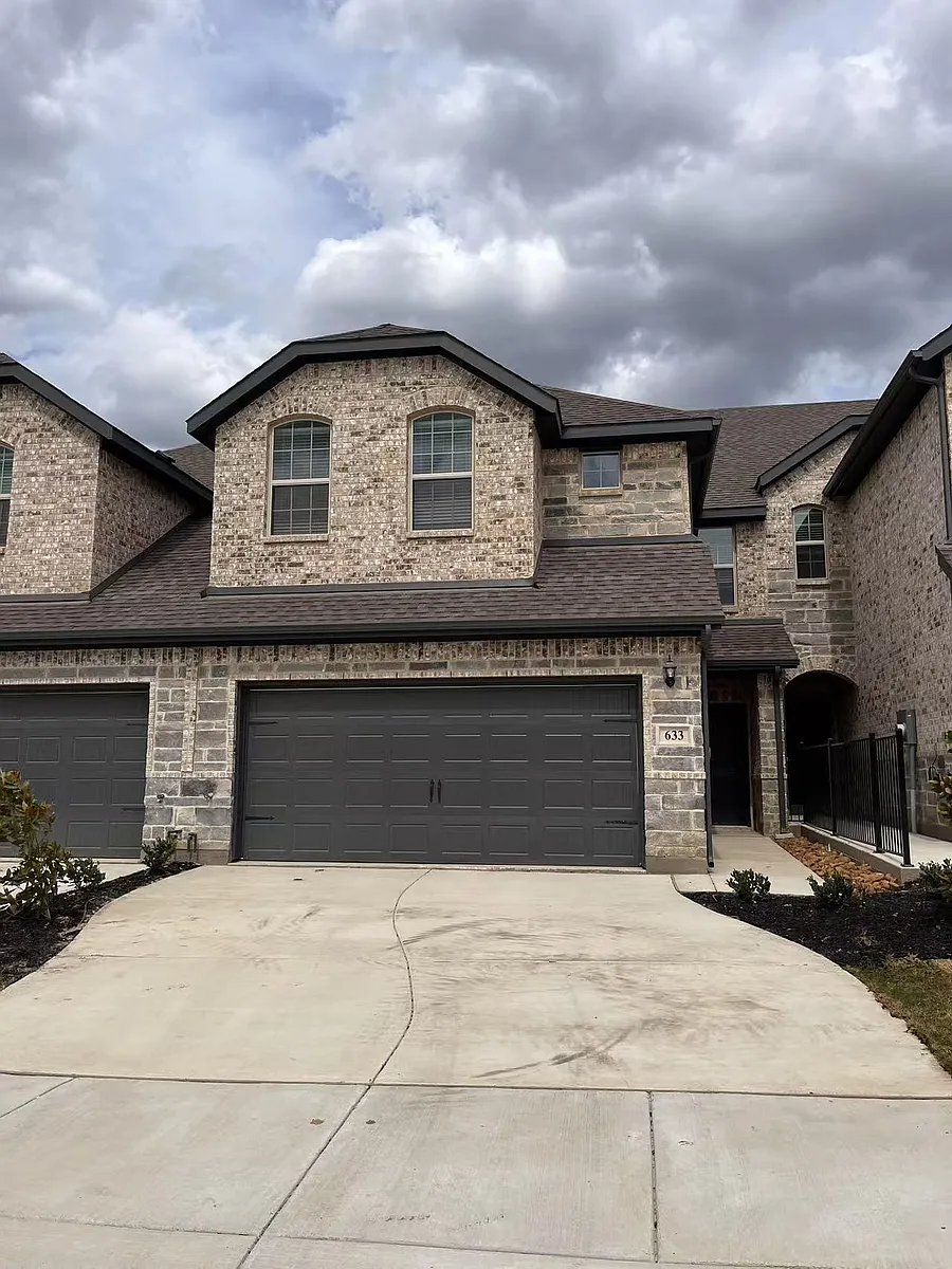 Building Photo - 633 Sandiford Ct