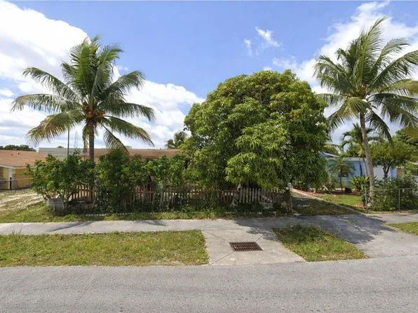 930 NE 52nd Court, Deerfield Beach, FL 33064