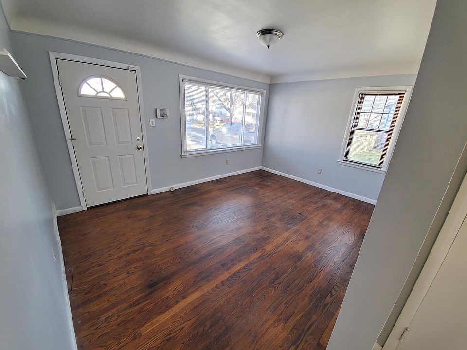 1st image of 1738 E Hayes Ave