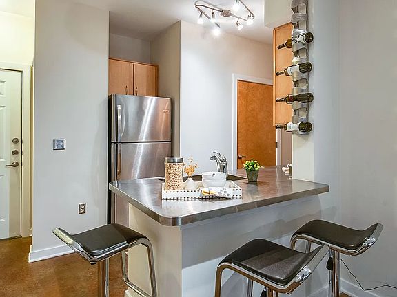 4th image of 1803 Broadway APT 523