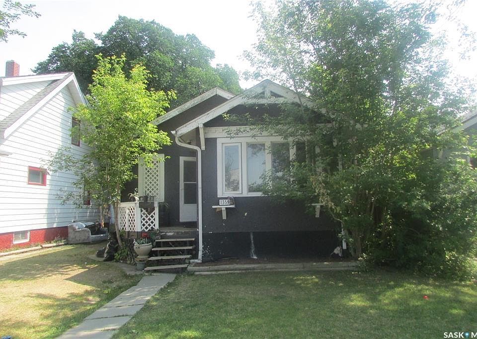 1st image of 1359 Elphinstone St