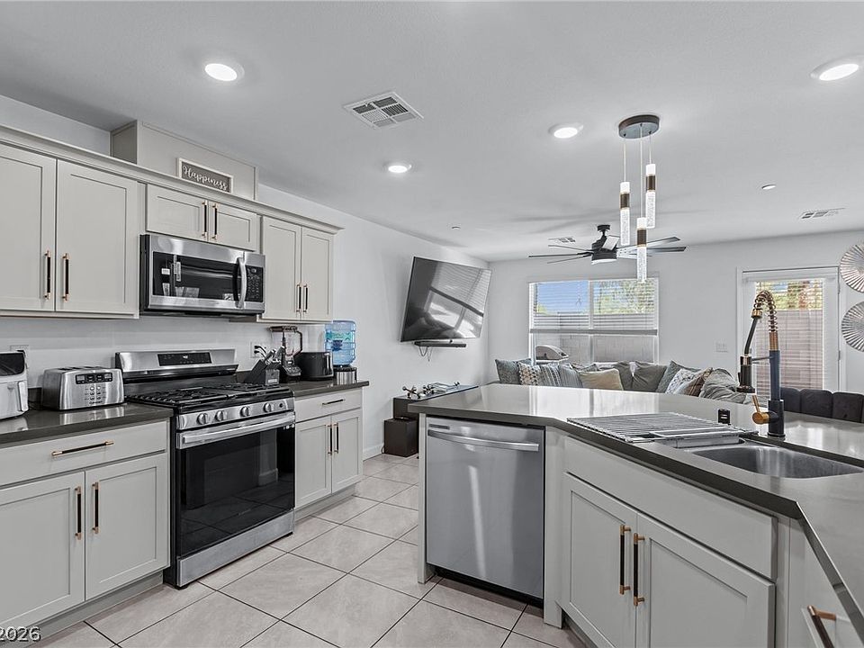 1st image of 4915 Chidlaw Ave #3