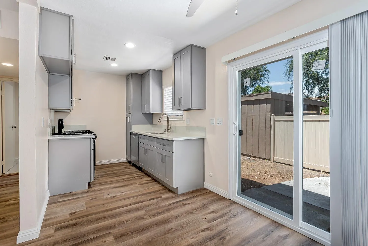 4 bed, 1352 sqft, $2,950 — Photo 4