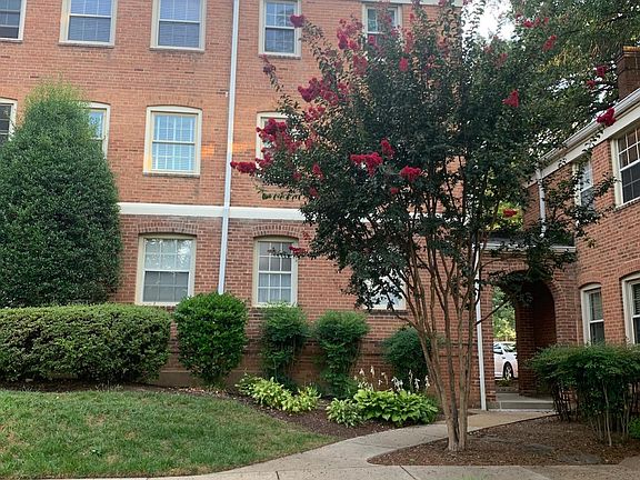 2nd image of 2605 Arlington Blvd APT 302