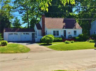 56 Glenwood Dr, Warwick, RI 02889