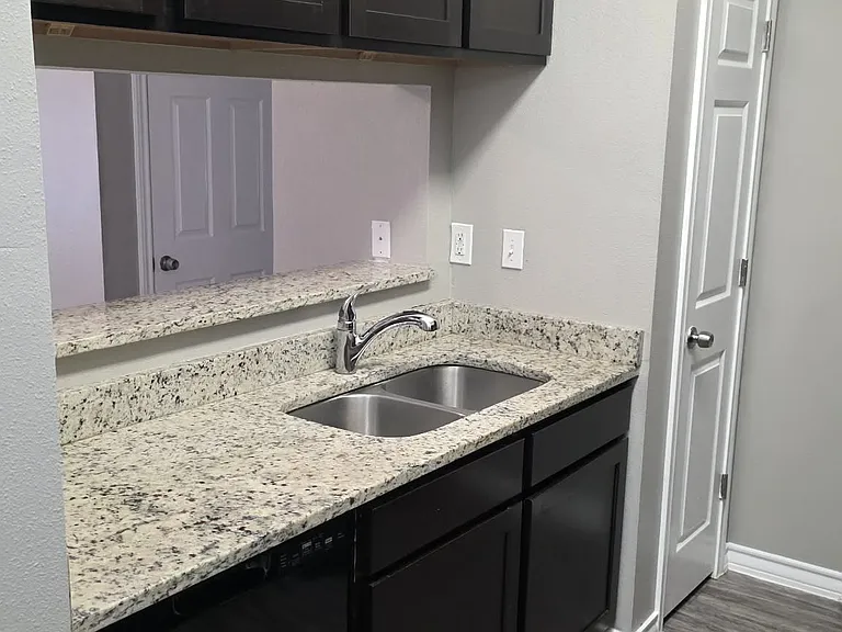 Kelley Ann Apartments — Photo 31