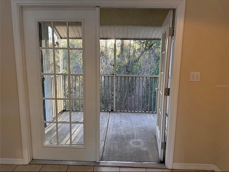 141 Reserve Cir #201 — Photo 9