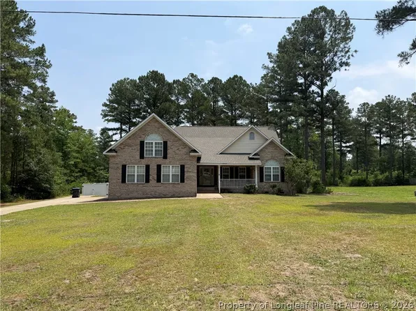 912 Lewis St, Raeford, NC 28376