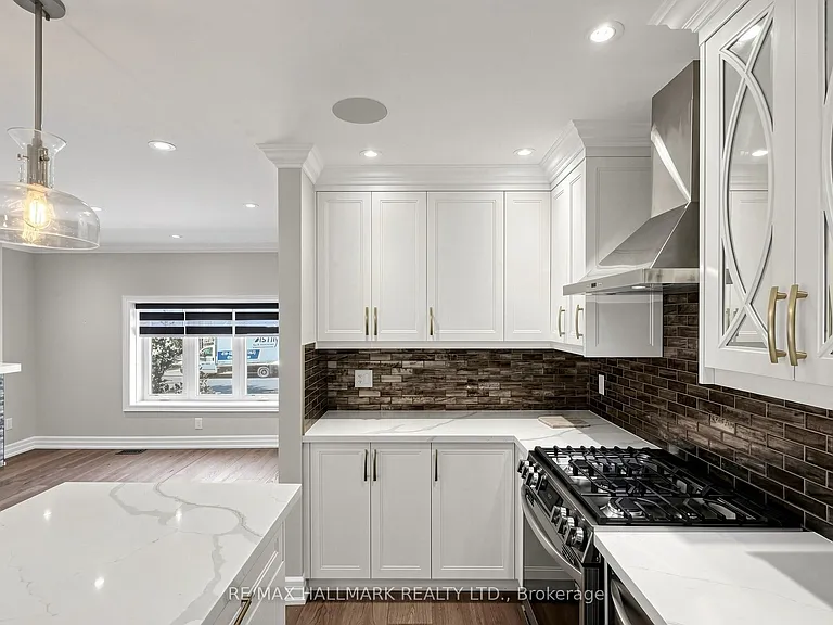 87 Fallingbrook Rd — Photo 14