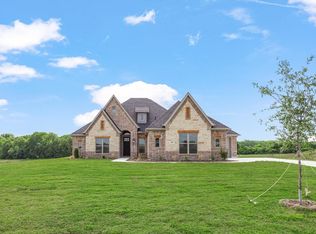 605 Pillar St, Azle, TX 76020