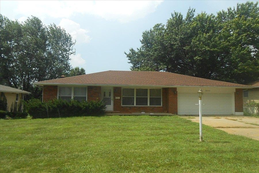1st image of 3604 S Drumm Ave