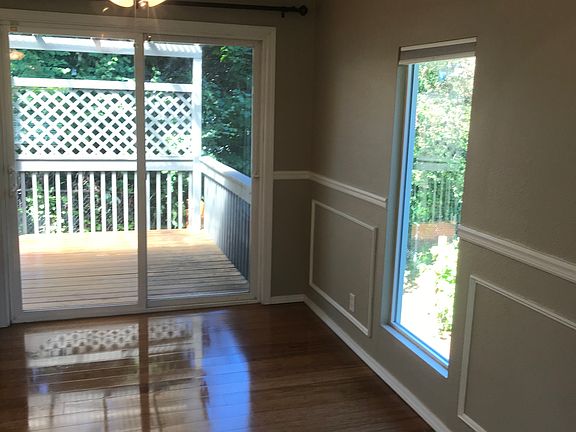 5th image of 12500 SW Karen St APT 1