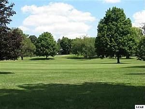 3rd image of 401 Fairway Cv