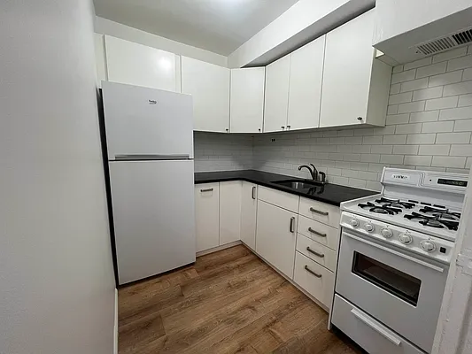 Rented by Compass | media 12