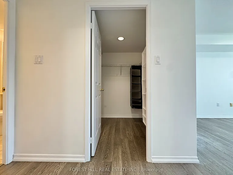 889 Bay St #810 — Photo 10