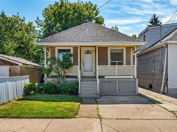 22 Agnes St, Hamilton, ON L8H 4H2