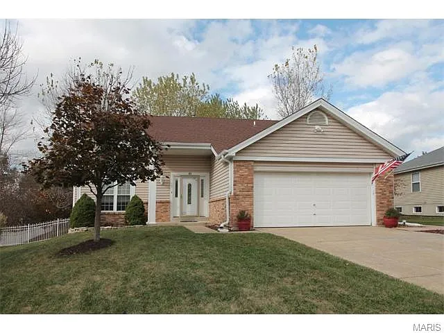 11 Running Waters Ct photo 1